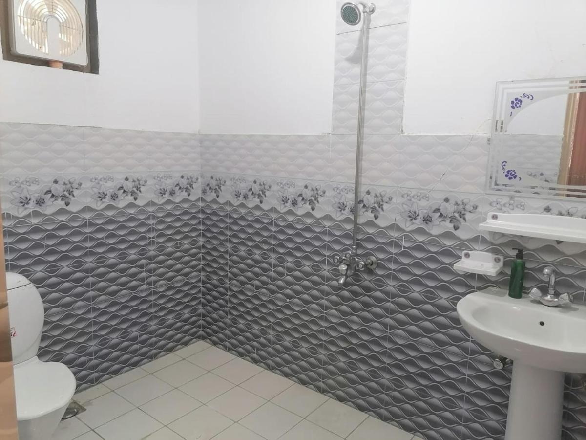 Indus View Hotel Скарду Екстер'єр фото