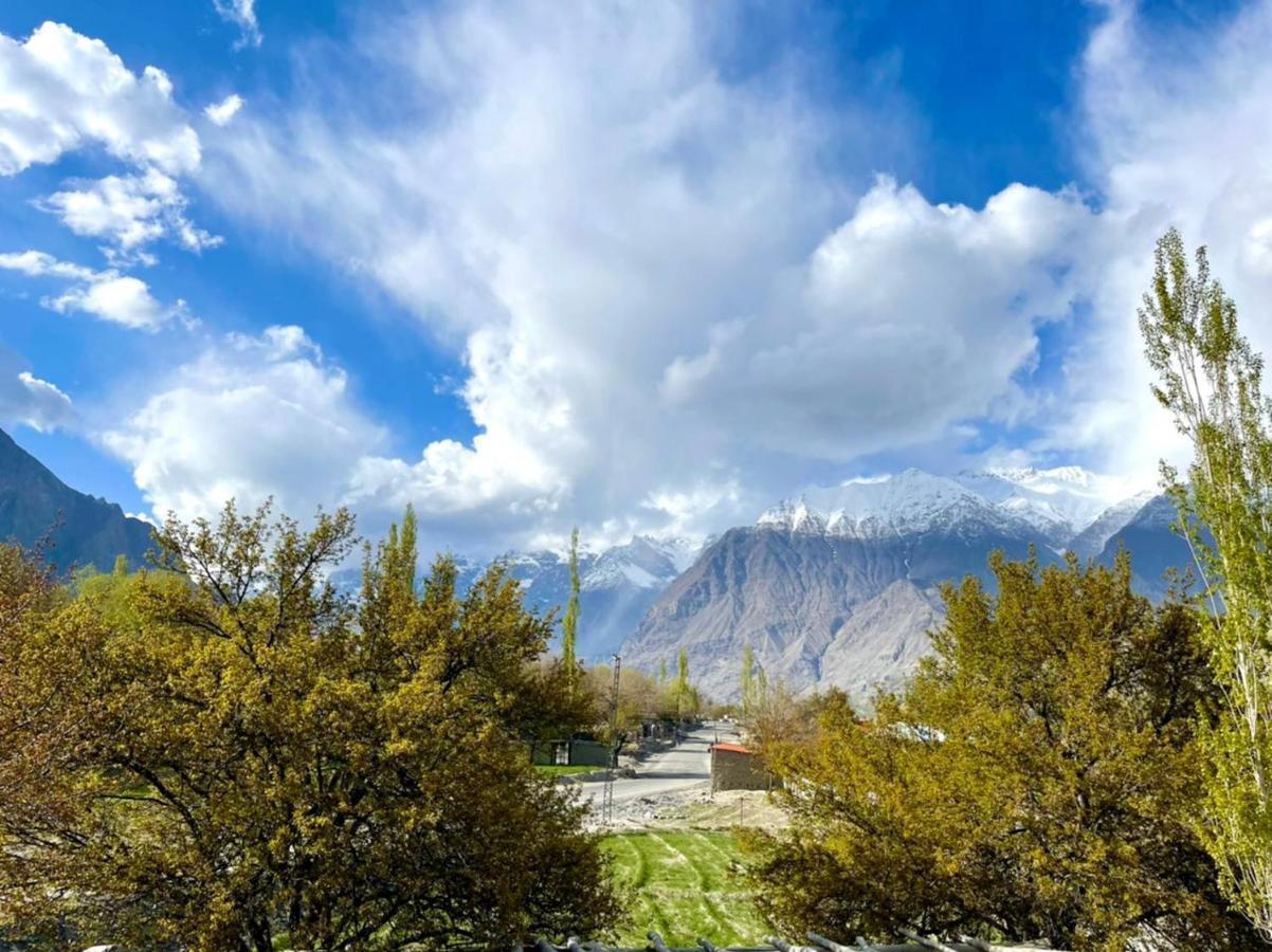 Indus View Hotel Скарду Екстер'єр фото