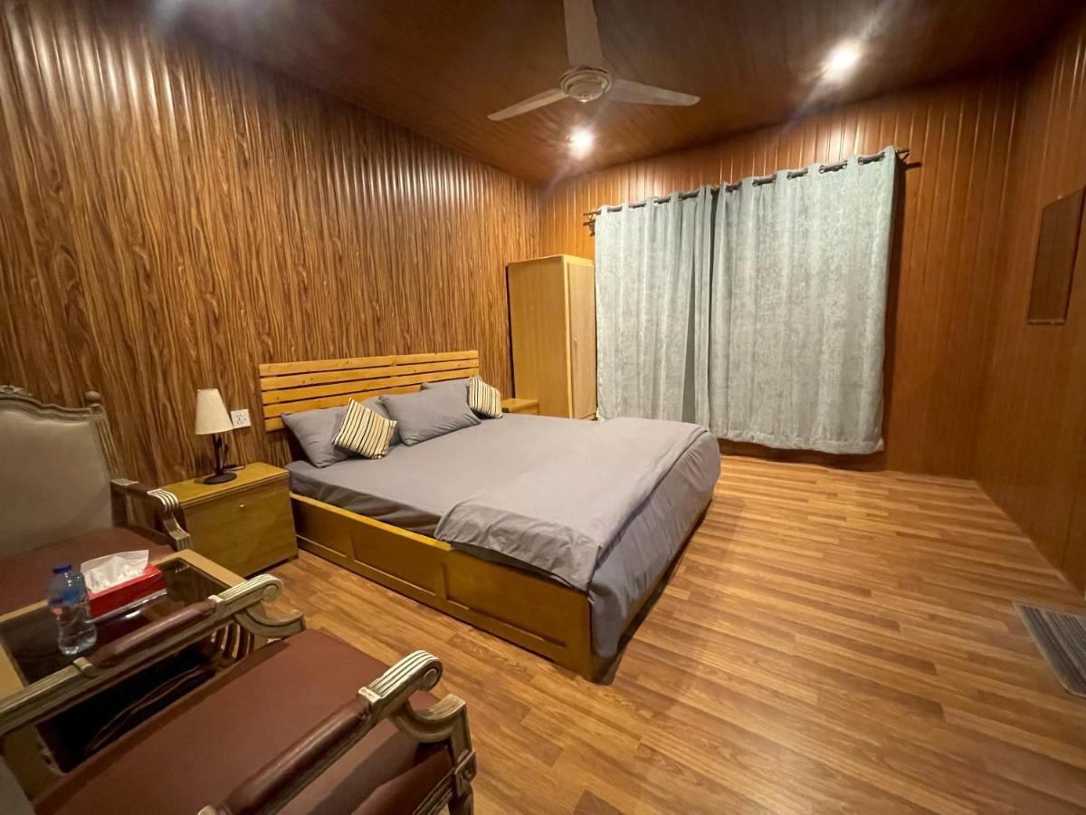 Indus View Hotel Скарду Екстер'єр фото