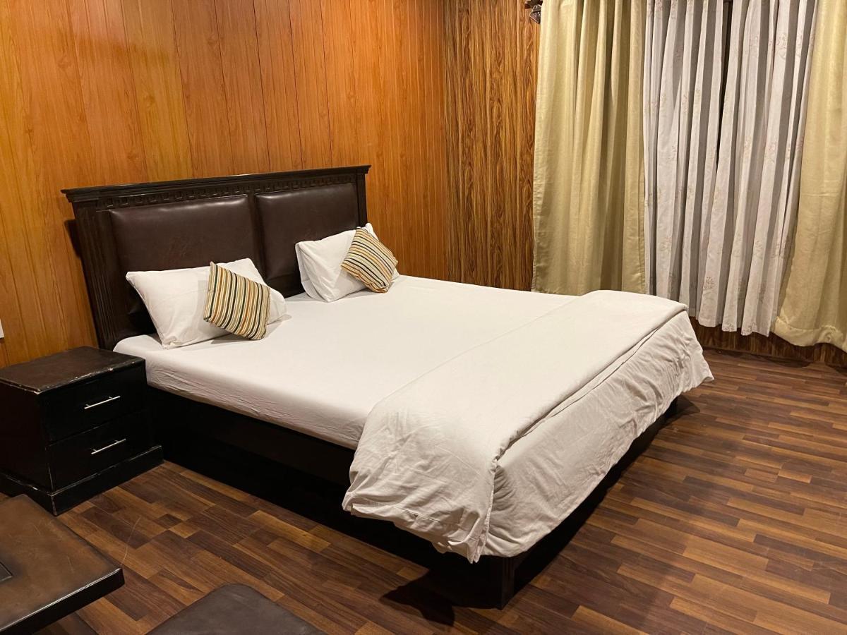 Indus View Hotel Скарду Екстер'єр фото