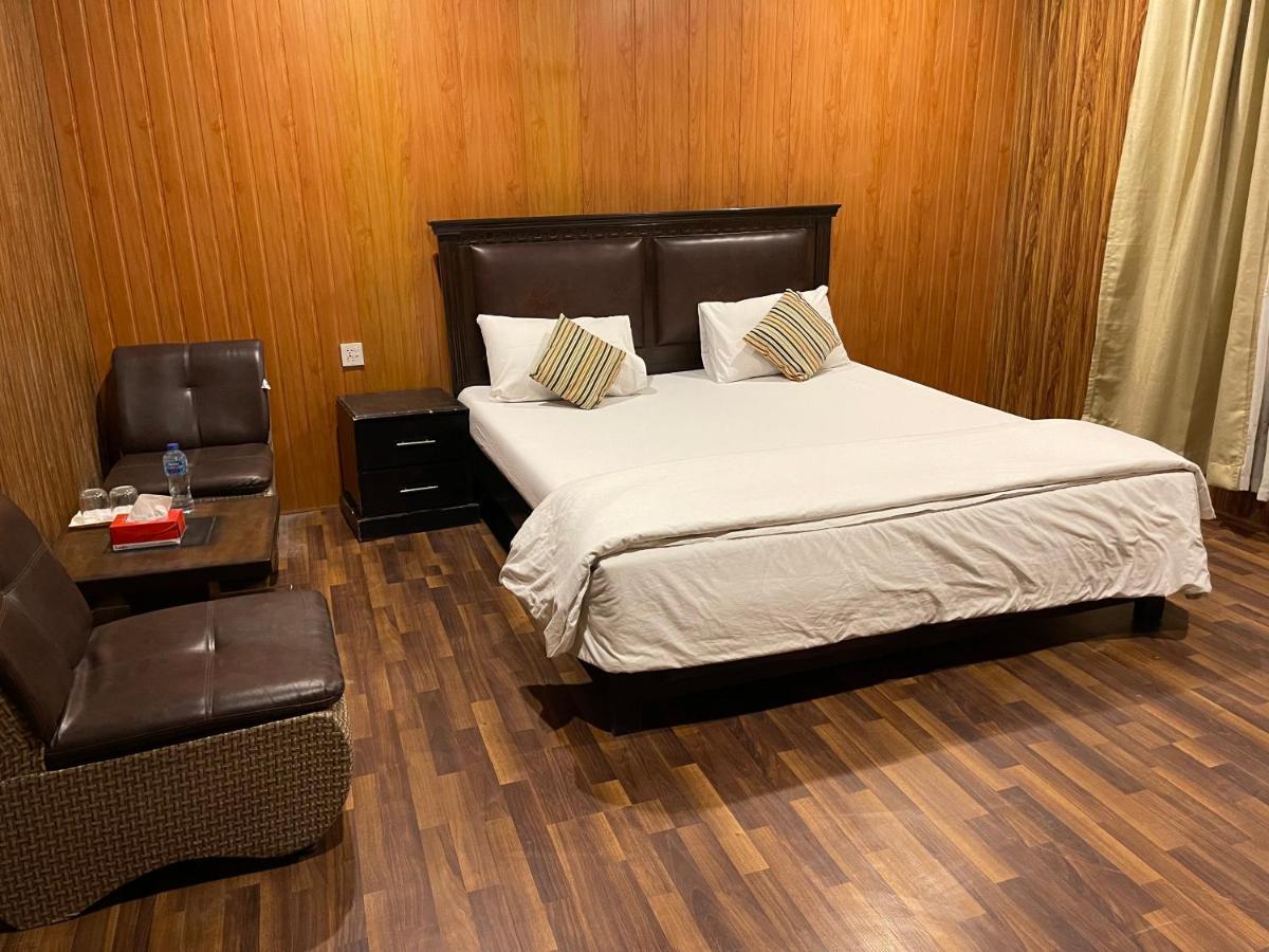 Indus View Hotel Скарду Екстер'єр фото