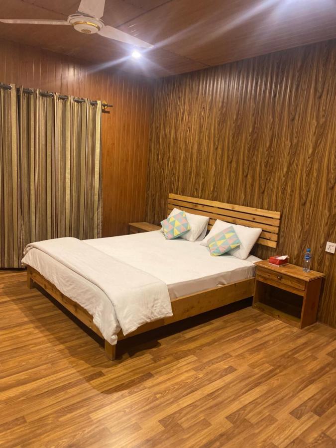 Indus View Hotel Скарду Екстер'єр фото