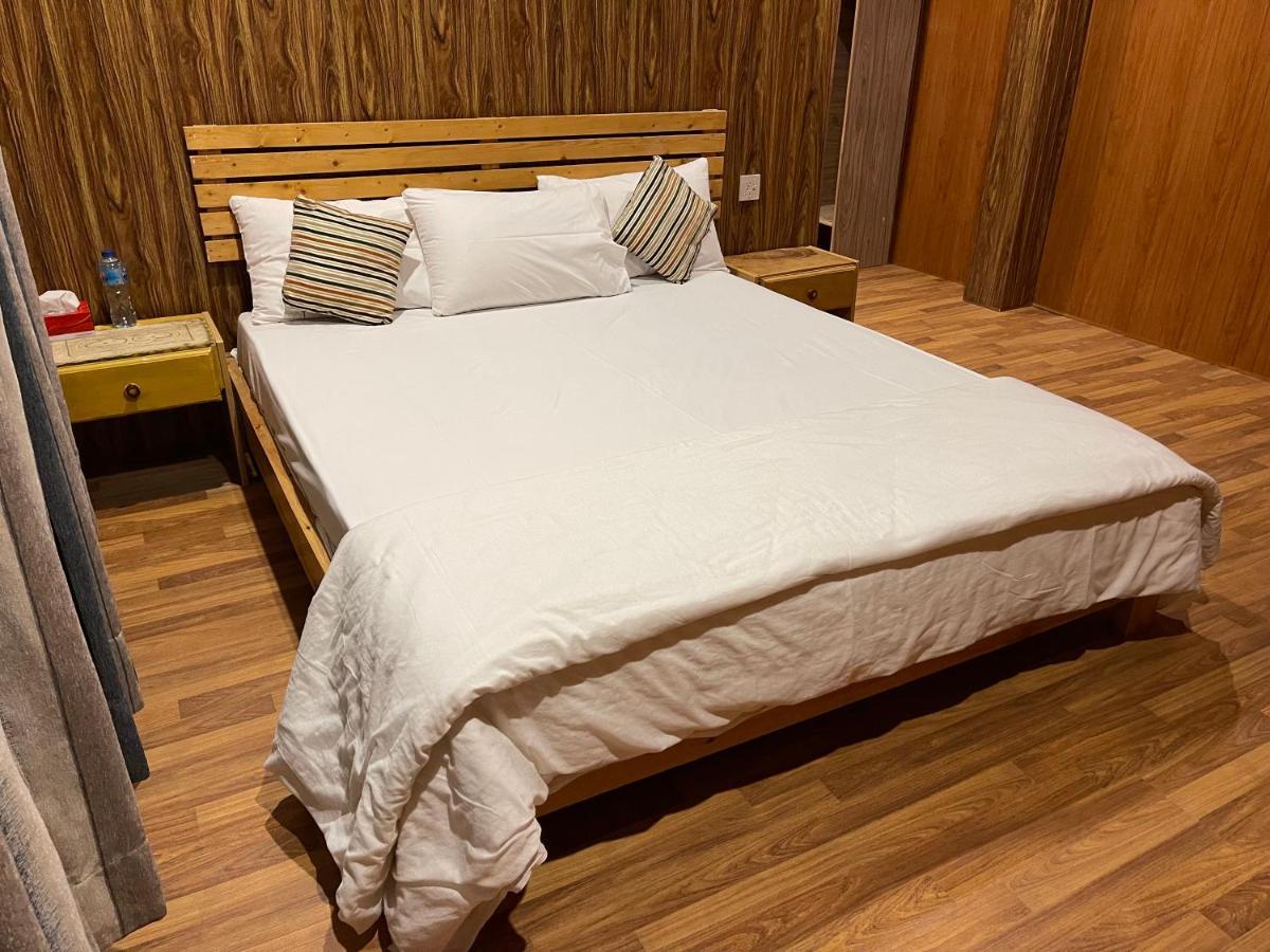 Indus View Hotel Скарду Екстер'єр фото